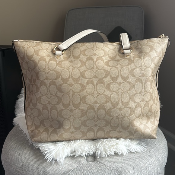 Coach Beige Signature Tote Bag - Picture 4 of 6
